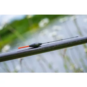 Guru Slim Maggot 0,15gr Plută de competiție