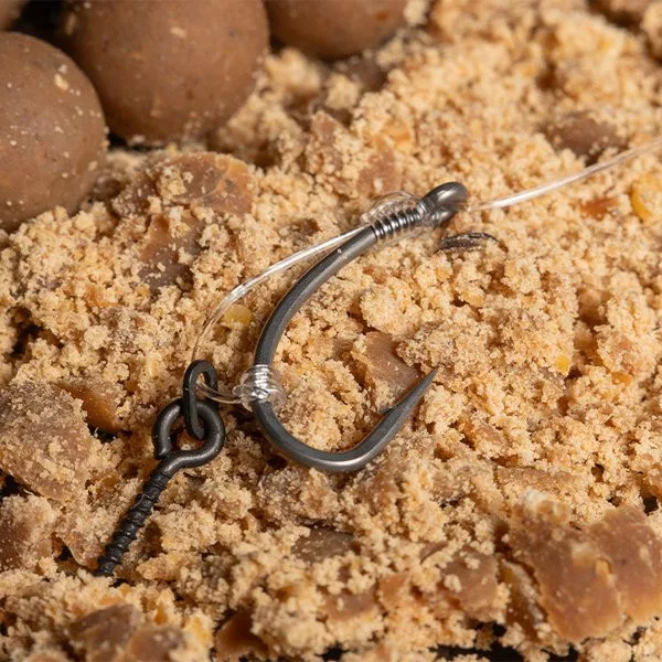 Nash Fluorocarbon D-Rig 4 Cârlig legat cu ghimpe, cu ochet